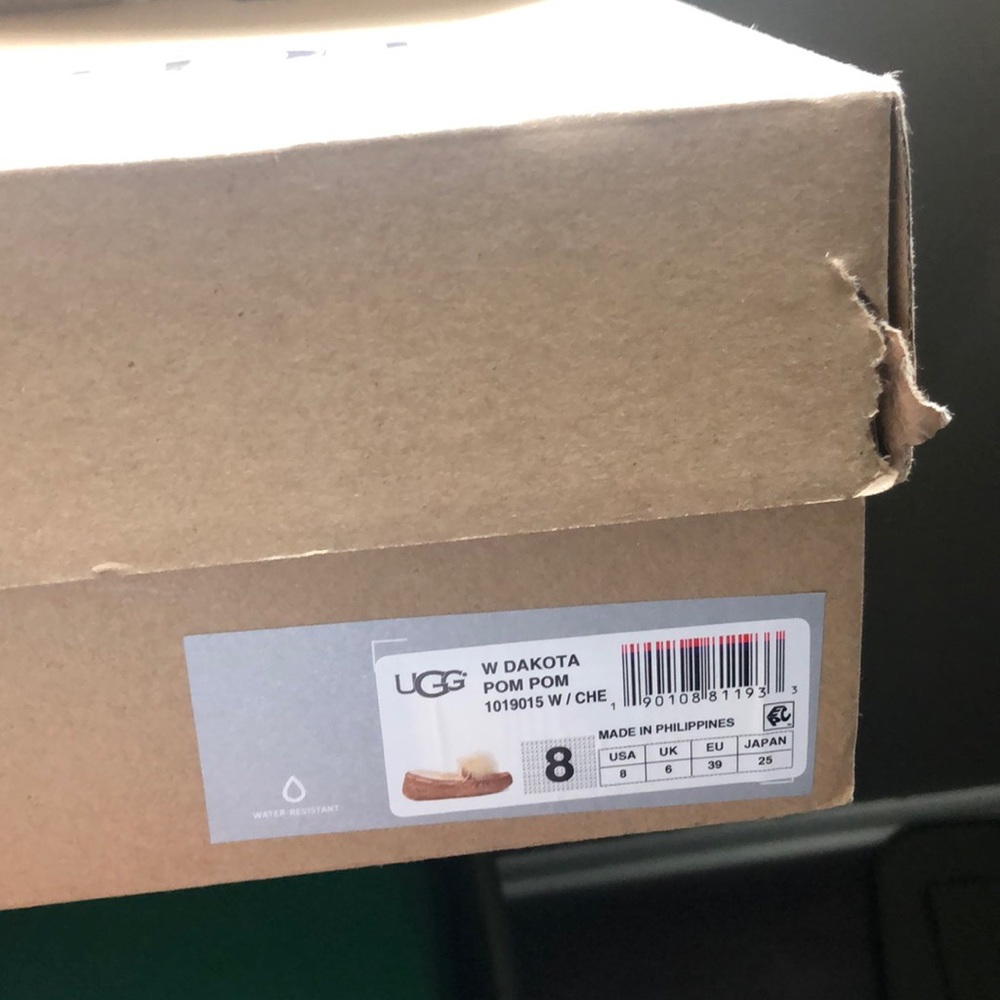 COPY - Ugg Dakota Pom Pom Slipper - Chesnut